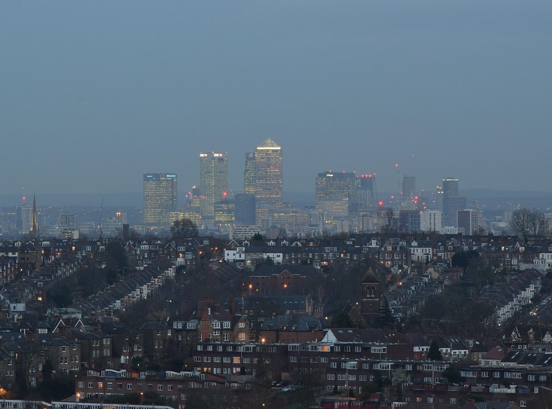 alexandra grant cuanto mide